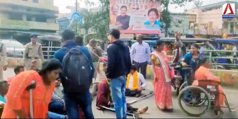 5 हज़ार मांगी पेंशन तो सरकार सन्न अंतर्राष्ट्रीय दिव्यांग दिवस पर ही विरोध प्रदर्शन जारी