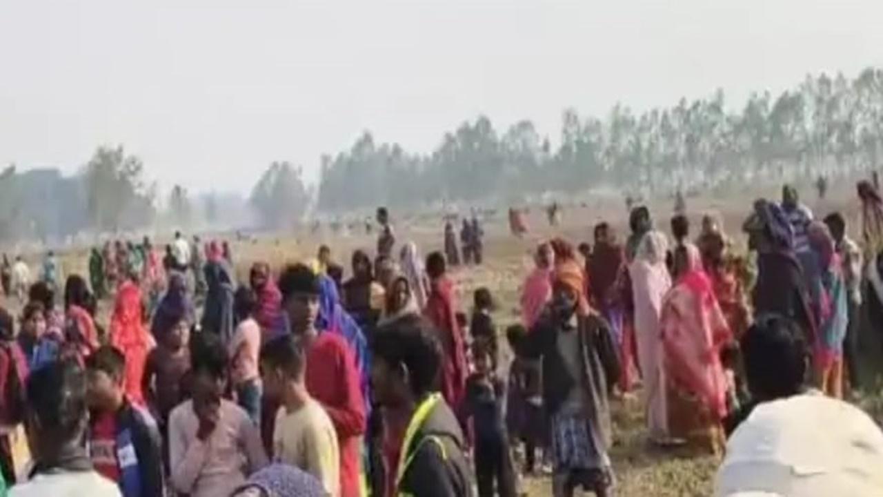 अमेठी: बारात में शामिल युवक की गला काटकर हत्या, खेत में मिला खून से लथपथ शव