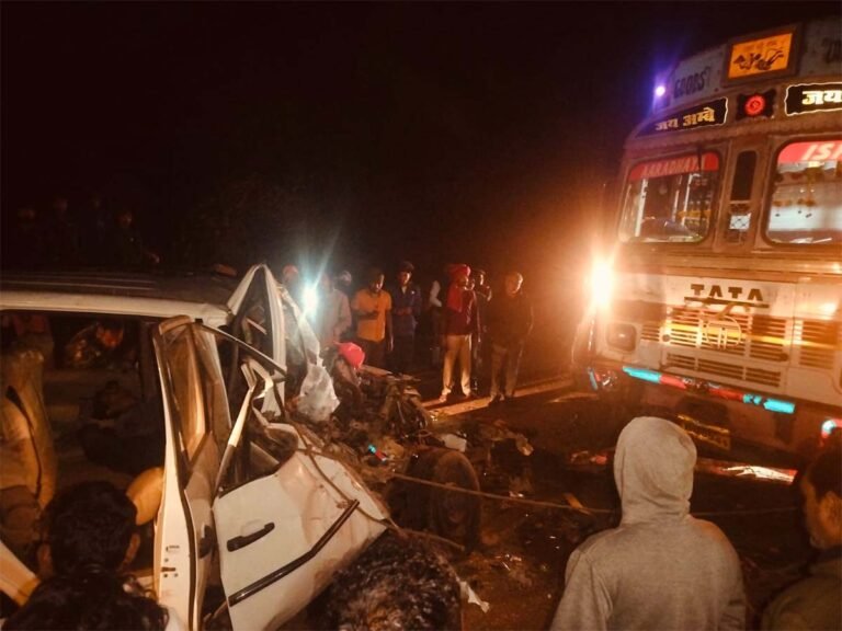 Balod Big Breaking : ट्रक और कार की जोरदार भिड़ंत, 6 की मौत, 7 घायल