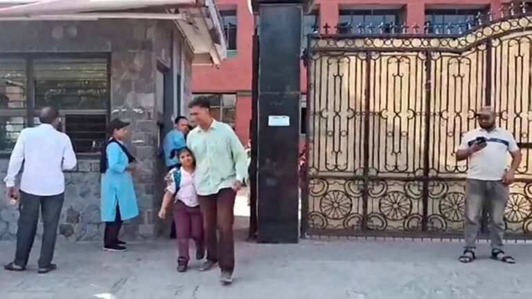 Delhi Breaking : DPS और GD गोयनका स्कूल को बम से उड़ाने की धमकी, छात्रों को घर भेजा गया, पुलिस अलर्ट