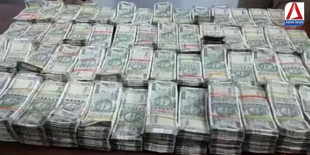ED की बड़ी छापेमारी : मुंबई-अहमदाबाद में 7 जगहों से 13.5 करोड़ रुपये नगद जप्त.... ED की बड़ी छापेमारी : मुंबई-अहमदाबाद में 7 जगहों से 13.5 करोड़ रुपये नगद जप्त....