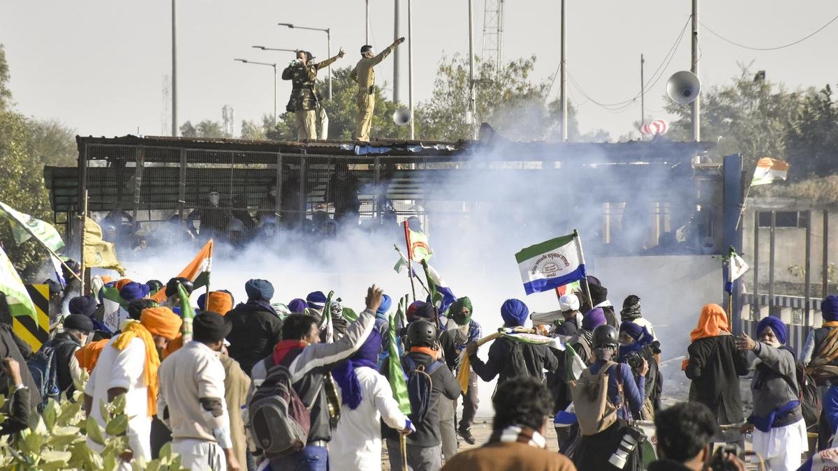 Farmers Protest Haryana Police stopped a group of 101 farmers at Shambhu border.