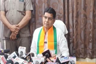 पटवारियों की हड़ताल पर सरकार का बयान, मंत्री टंकराम वर्मा ने किया समाधान का आश्वासन