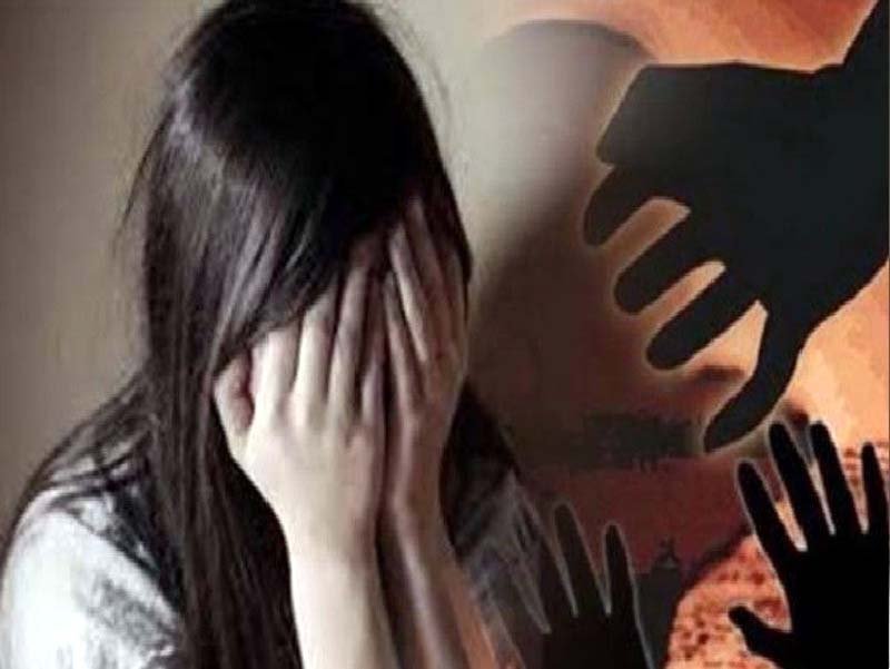 Gwalior Crime News : छात्रा से दुष्कर्म फिर वीडियो बनाकर 22 लाख की ब्लैकमेलिंग.....