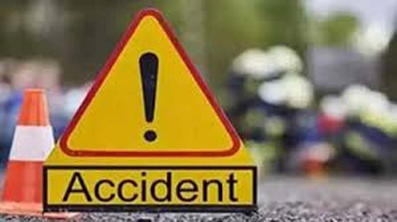 Kanker Breaking : महिलाओं से भरे पिकअप वाहन को ट्रैक्टर ने मारा ठोकर....हादसे में 1 की मौत 7 घायल