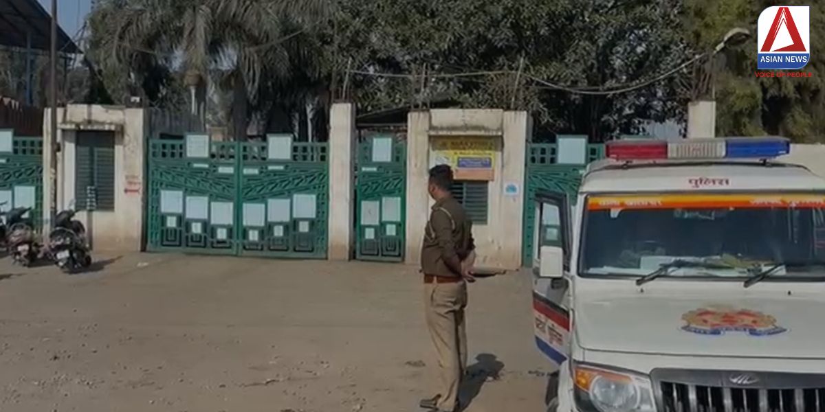 Muzaffarnagar Breaking : सपा नेता की स्टील फैक्ट्री पर छापेमारी, 26 करोड़ की GST चोरी का खुलासा Muzaffarnagar Breaking : सपा नेता की स्टील फैक्ट्री पर छापेमारी, 26 करोड़ की GST चोरी का खुलासा