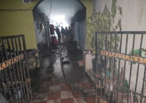 क्यों जलते हुए भागे पुलिस के जवान : तेज धमाका - धधकती लपटों में घिरे जवानों का रहस्य जानकार चौंक जाएंगे आप 3 WhatsApp Image 2024 12 14 at 18.45.34