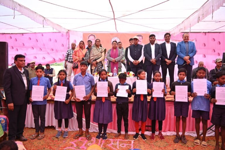 वनांचल में जनसमस्या निवारण शिविर : 46 आवेदन, योजनाओं का लाभ और त्वरित समाधान...