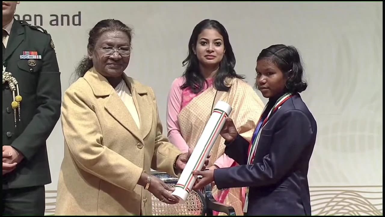 राष्ट्रपति भवन में हेमबती नाग को मिला प्रधानमंत्री राष्ट्रीय बाल पुरस्कार