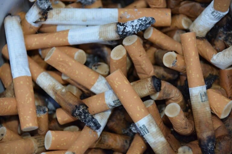 cigarettes-1221102_1280