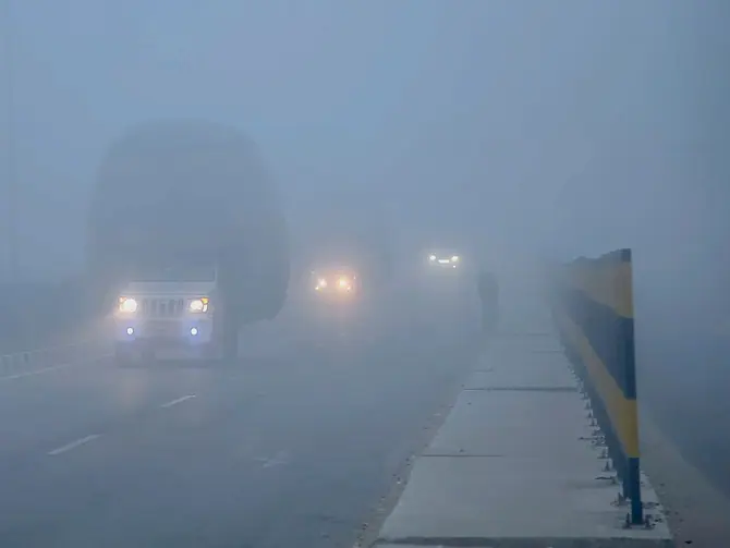 UP : उत्तर प्रदेश में कड़ाके की सर्दी : घने कोहरे और शीतलहर का अलर्ट....