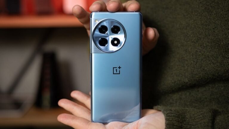 OnePlus 12R 5G पर शानदार डील : पावरफुल स्मार्टफोन अब कम कीमत में उपलब्ध...
