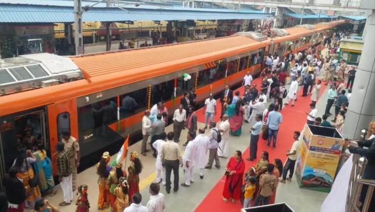 दुर्ग - विशाखापट्टनम वंदे भारत एक्सप्रेस : कोच कम करने की सोच रहा रेलवे प्रबंधन