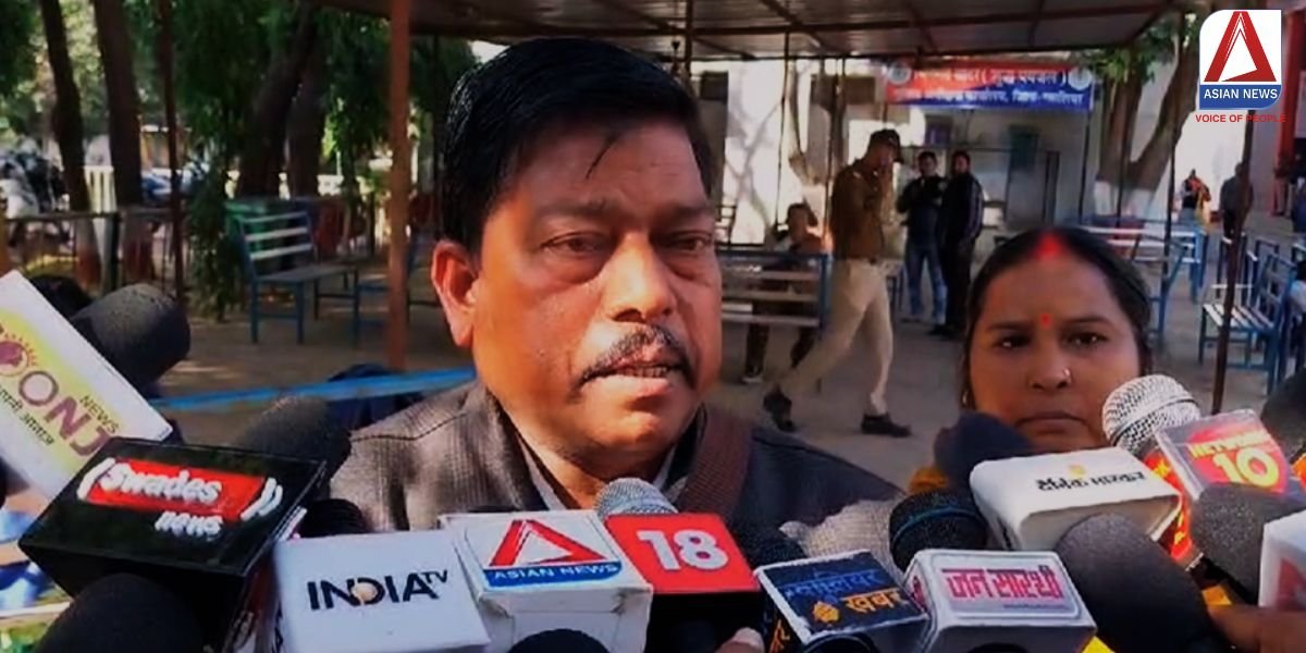 ग्वालियर में अजीबोगरीब चोरी चोर ने लिपिस्टिक से दीवारों को किया लाल, महिला की साड़ियों को भी फाड़ा