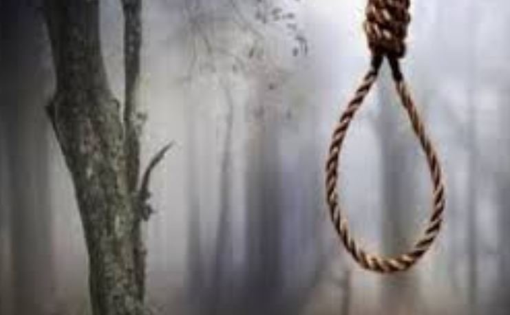 मध्यप्रदेश : बेटे ने जबरन बेची जमीन, बुजुर्ग मां की संदिग्ध मौत, फांसी पर लटका मिला शव.....