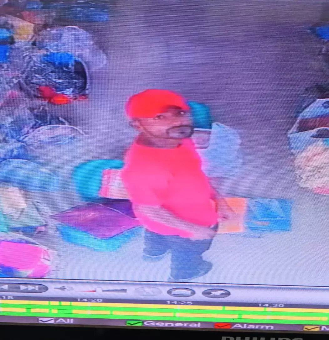 रायपुर में बदमाशों ने दिनदहाड़े लूटी महिला का मंगलसूत्र, सीसीटीवी में दिखी पूरी वारदात......