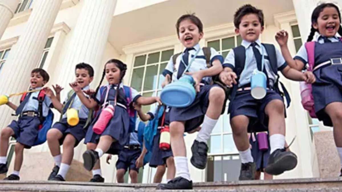स्कूलों में क्रिसमस और न्यू ईयर की छुट्टियां रद्द, शिक्षा विभाग ने लागू किए नए नियम