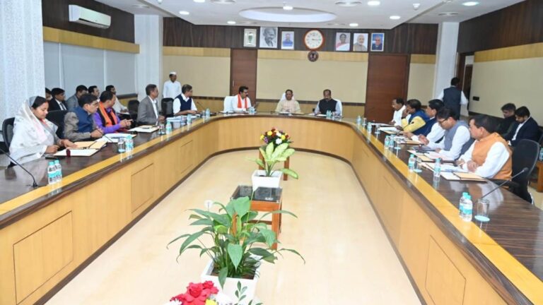 Raipur Breaking: 15 जनवरी तक संभव है मंत्रिमंडल विस्तार, विभागों के बंटवारे पर मंथन जारी...