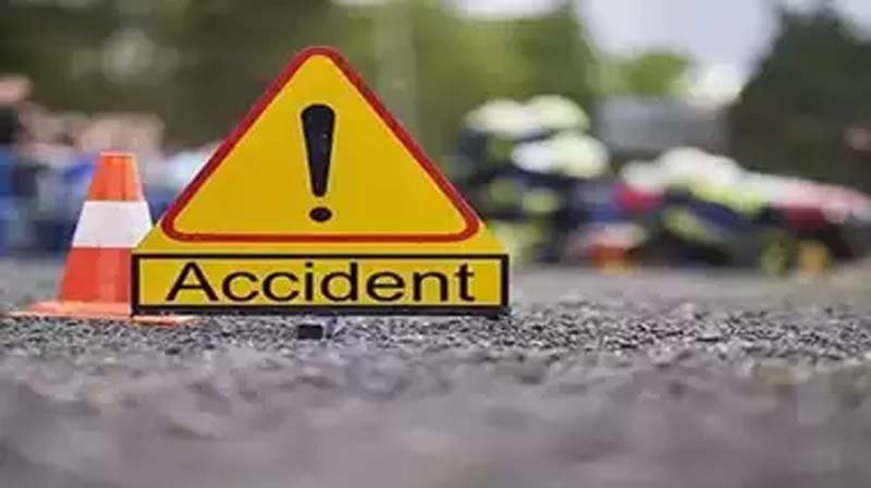 Balod Accident : कच्चे लोहे से भरी गाड़ी ने दो राहगीरों को रौंदा 1 की मौत....