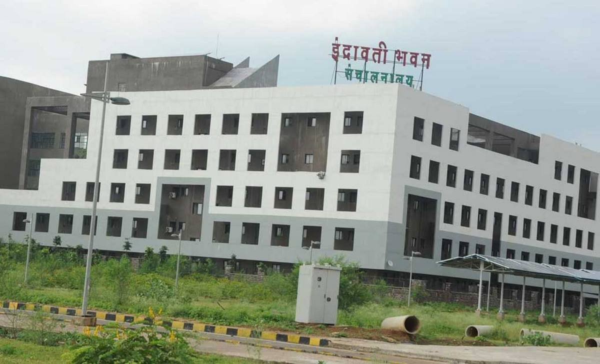 IAS Transfer Breaking : 2 IAS अफसरों के तबादले...जानें कौन कहां से किधर ....