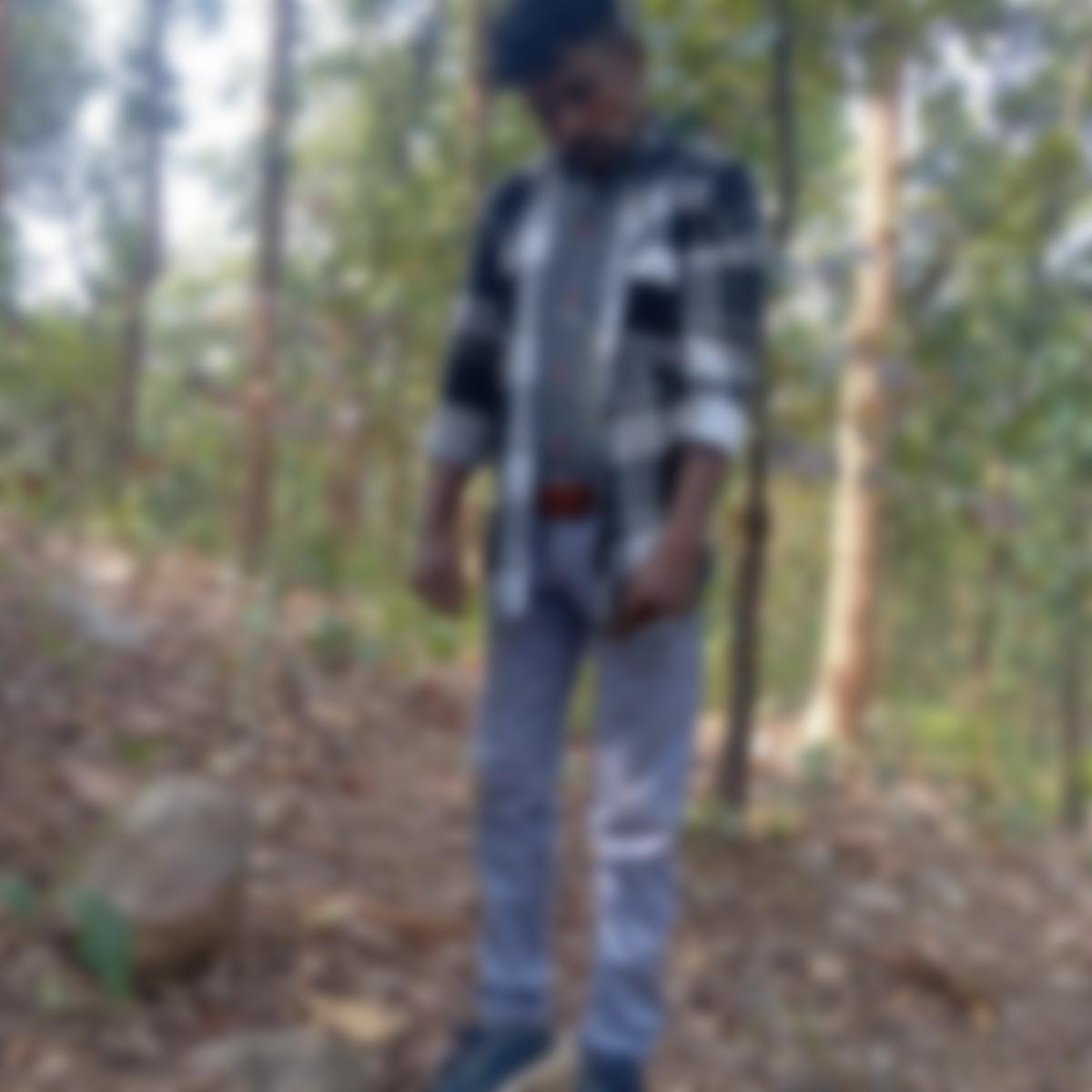 Pendra News : पेड़ से लटकता मिला युवक का शव, आत्महत्या की आशंका