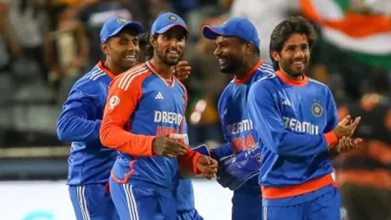 IND vs ENG 1st T20 : 17 ओवरों में 8 विकेट गिरे, संकट में मेहमान टीम....