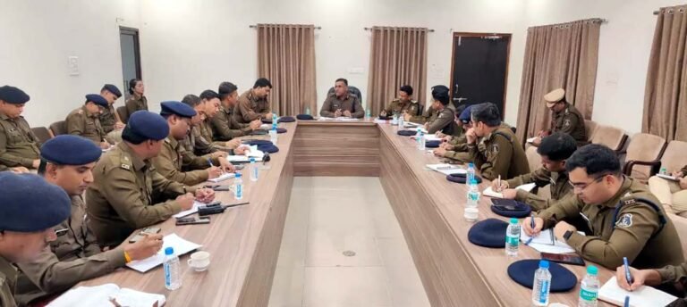 Raipur Breaking : आगामी निकाय चुनाव को लेकर आईजी अमरेश मिश्रा की बैठक, दिए सख्त दिशा-निर्देश