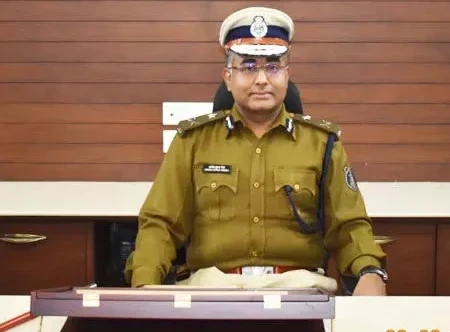 CG Cyber Crime : पुलिस की सबसे बड़ी रेड, 40 स्थानों पर छापे, 62 गिरफ्तार, 3 नाइजीरियाई नागरिक भी शामिल...