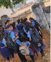 Surajpur Breaking : स्कूल के गेट पर ताला जड़ने का मामला, जानें पूरी घटना....