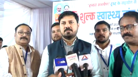 Dharsinwa : विधायक अनुज शर्मा की पहल पर मेघा स्वास्थ्य शिविर, राज्यपाल ने किया उद्घाटन...