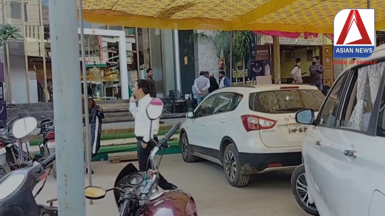 Income Tax Raid In MP : पिपरिया में आयकर विभाग की छापेमारी, कई ठिकानों पर जांच जारी....