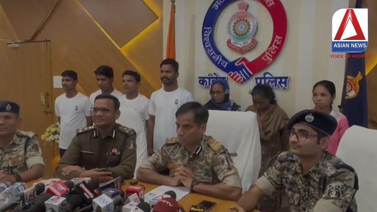 Kanker Breaking : 32 लाख के इनामी 7 नक्सलियों ने किया आत्मसमर्पण