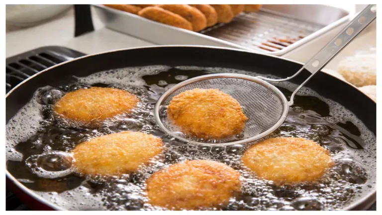Kitchen Hacks: तेल की स्मेल से बचने के लिए अपनाएं ये आसान और असरदार किचन टिप्स...