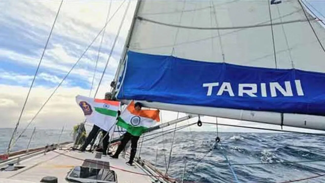 Navika Sagar Parikrama II: महिला नौसेना ने हासिल की बड़ी उपलब्धि, INSV तरिणी ने प्वॉइंट नीमो को किया पार... Navika Sagar Parikrama II: महिला नौसेना ने हासिल की बड़ी उपलब्धि, INSV तरिणी ने प्वॉइंट नीमो को किया पार...