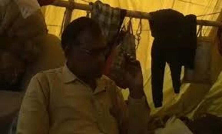 Bilaspur Viral News : किसान से रिश्वत लेकर धान खरीदी का वीडियो आया सामने....