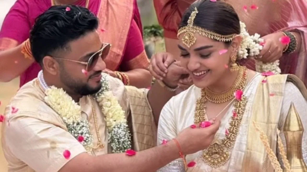 Raftaar 2nd Marriage: रैपर रफ्तार ने दूसरी बार रचाई शादी, कौन हैं मनराज जवंदा? जानें... Raftaar 2nd Marriage: रैपर रफ्तार ने दूसरी बार रचाई शादी, कौन हैं मनराज जवंदा? जानें...