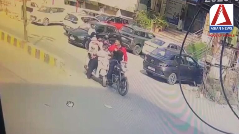 Raipur Breaking : ट्रैफिक पुलिस की गुंडागर्दी : सरेराह युवती को पीटा...वीडियो वायरल