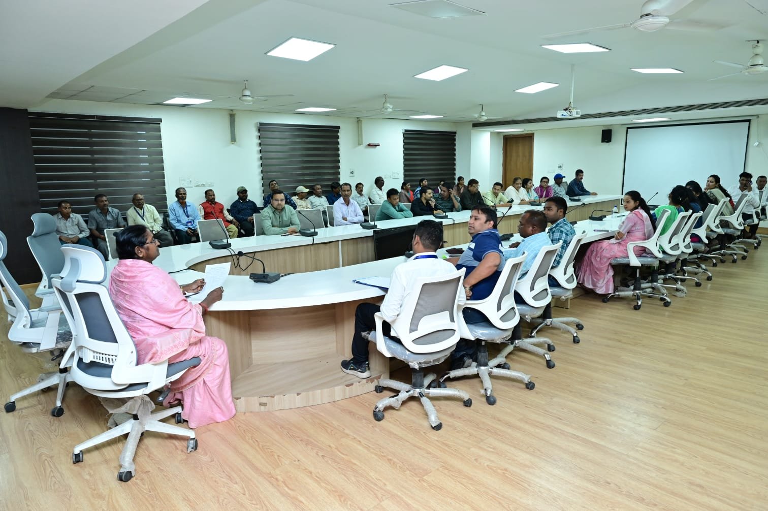 Raipur News निगम कर्मियों के लिए सीट बेल्ट, हेलमेट लगाना अनिवार्य, 3 फरवरी से चलेगा अभियान...