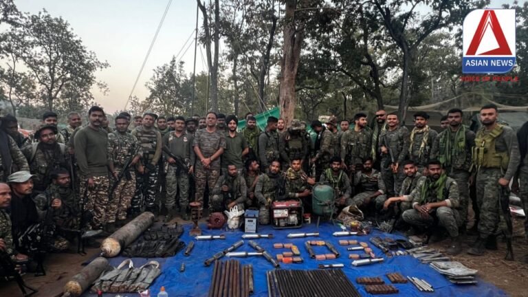 Sukma Breaking : नक्सलियों के डम्प पर कोबरा व सीआरपीएफ की बड़ी छापेमारी