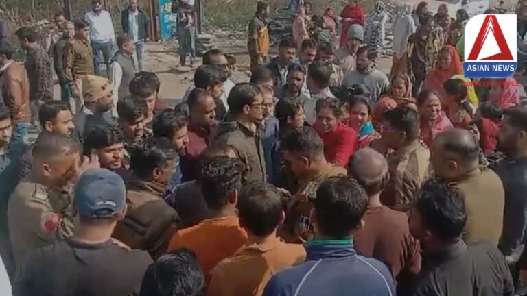 Ujjain Accident : सड़क हादसे में पिता- पुत्री की मौत...लोगो ने किया चक्का जाम....