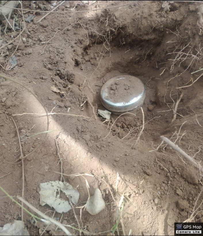 शोभा क्षेत्र में नक्सलियों की साजिश नाकाम, सीआरपीएफ और पुलिस ने एंटी हैंडलिंग बम किया निष्क्रिय....