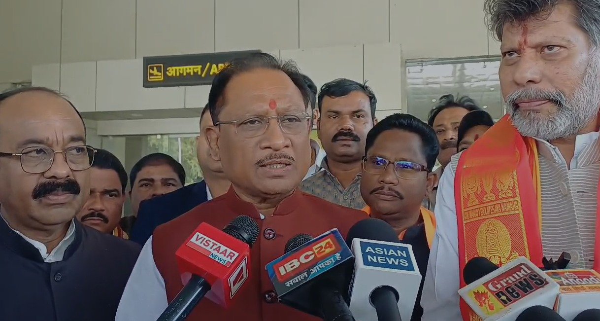 Tension increased due to the statements of CM and PCC President on conversion and dead body burial controversy in Bastar...