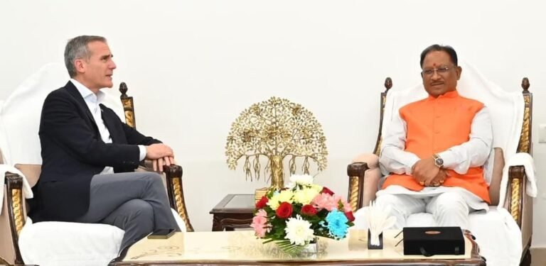 मुख्यमंत्री विष्णु देव साय से अमेरिकी राजदूत एरिक गार्सेटी की मुलाकात