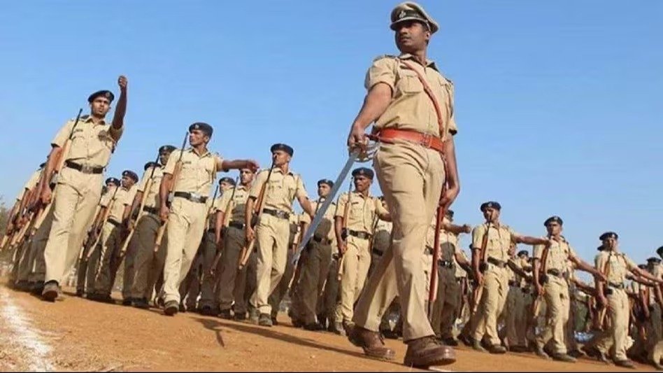 Raipur : छत्तीसगढ़ पुलिस भर्ती में भेदभाव का आरोप, अभ्यर्थियों का विरोध प्रदर्शन...