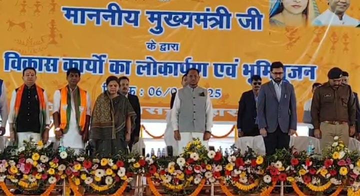 मुख्यमंत्री महासमुंद जिले को देंगे 217 करोड़ के 419 विकास कार्यों की सौगात....