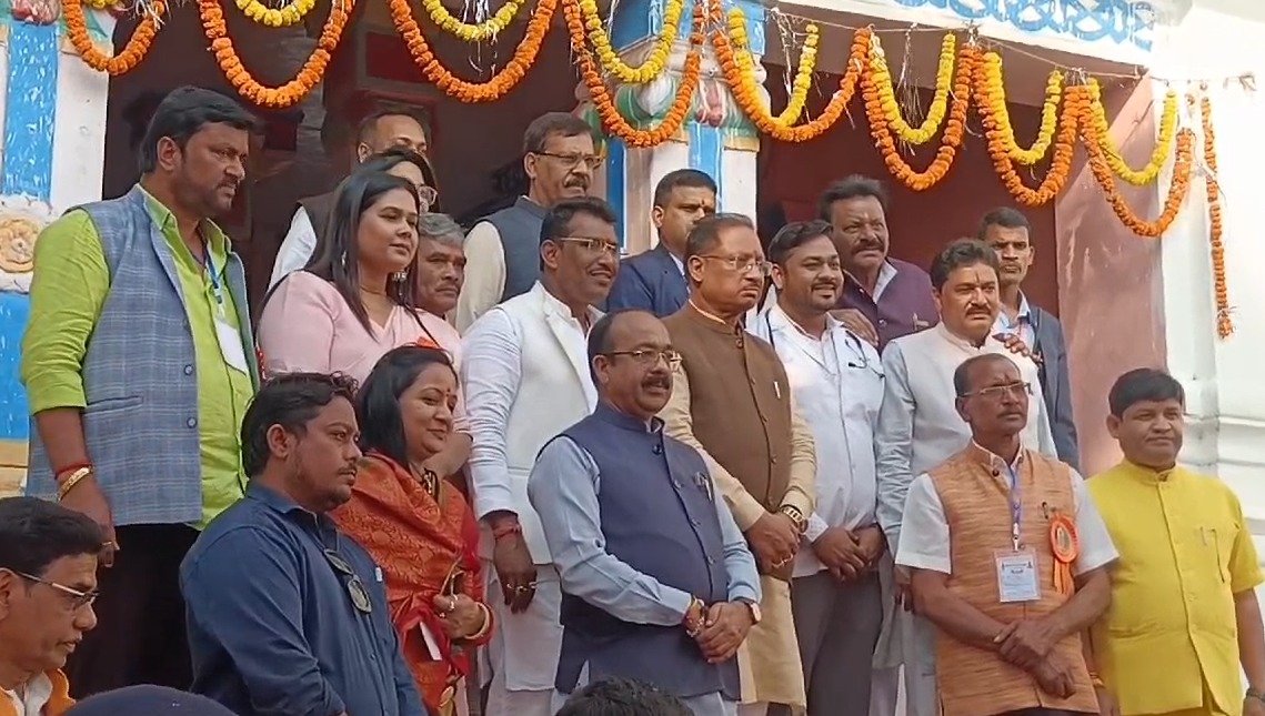 भक्त माता राजिम जयंती : CM साय और मंत्रियों का त्रिवेणी संगम पर पूजन....