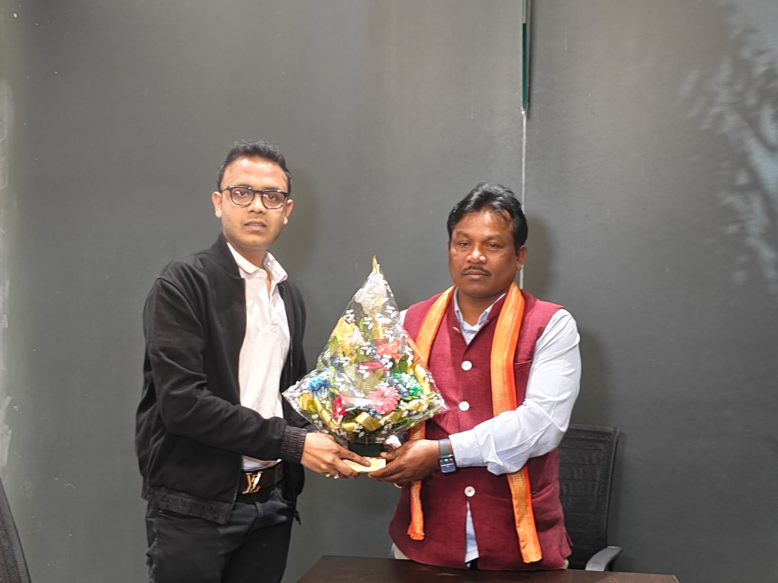 हर्षित सिंघानिया मिले बस्तर सांसद महेश कश्यप से, सांसद ने बताया एक अच्छा काम मुहिम को प्रेरणादायक...!