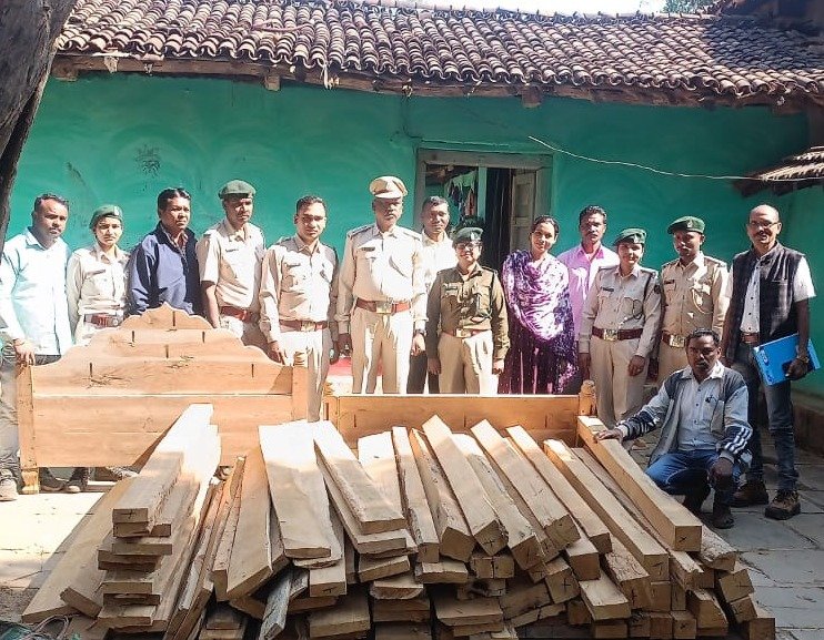 Pakhanjoor Breaking : वन विभाग की बड़ी कार्रवाई, 38 नग सेगौन चिरान बरामद...