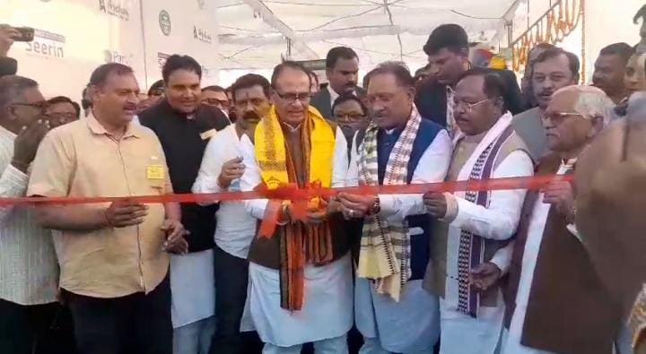 केंद्रीय कृषि मंत्री शिवराज सिंह चौहान ने छत्तीसगढ़ में किसान मेले का उद्घाटन किया