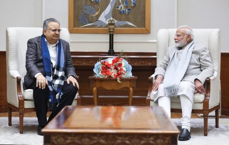 पीएम मोदी से मिले डॉ. रमन सिंह, छत्तीसगढ़ आने का दिया न्योता....